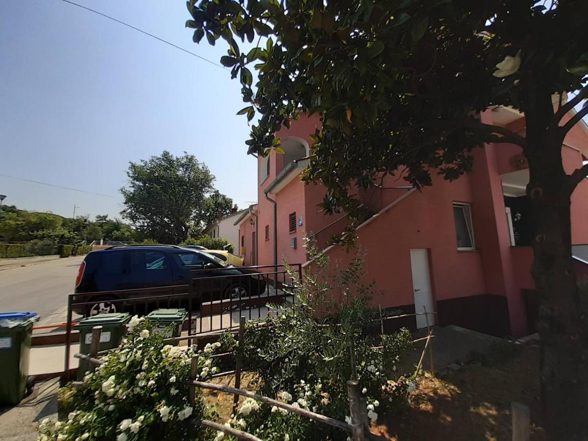 Two Bed Rooms Fortuna Near The Beach بوريتش المظهر الخارجي الصورة