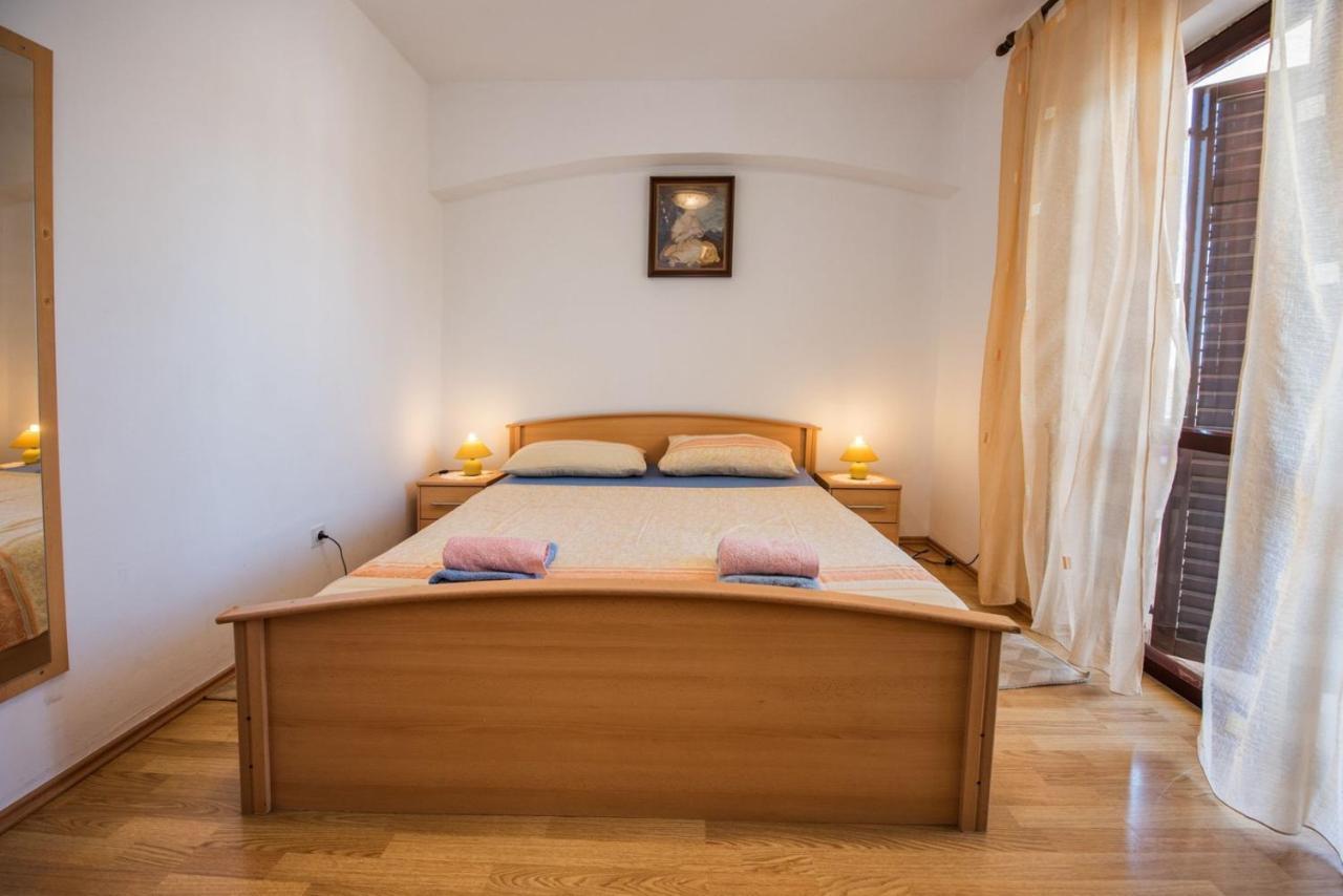 Two Bed Rooms Fortuna Near The Beach بوريتش المظهر الخارجي الصورة