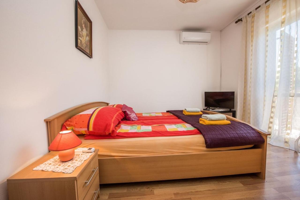 Two Bed Rooms Fortuna Near The Beach بوريتش المظهر الخارجي الصورة
