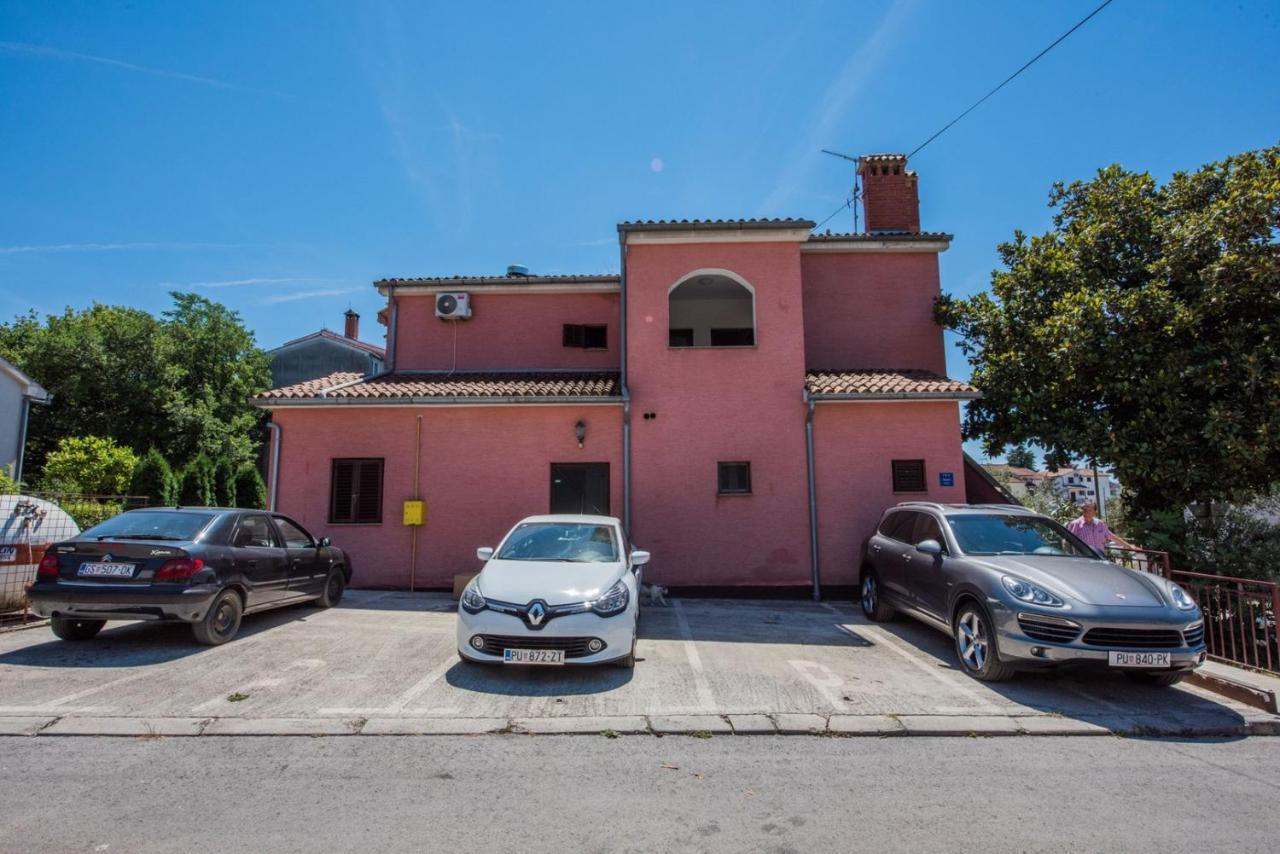 Two Bed Rooms Fortuna Near The Beach بوريتش المظهر الخارجي الصورة