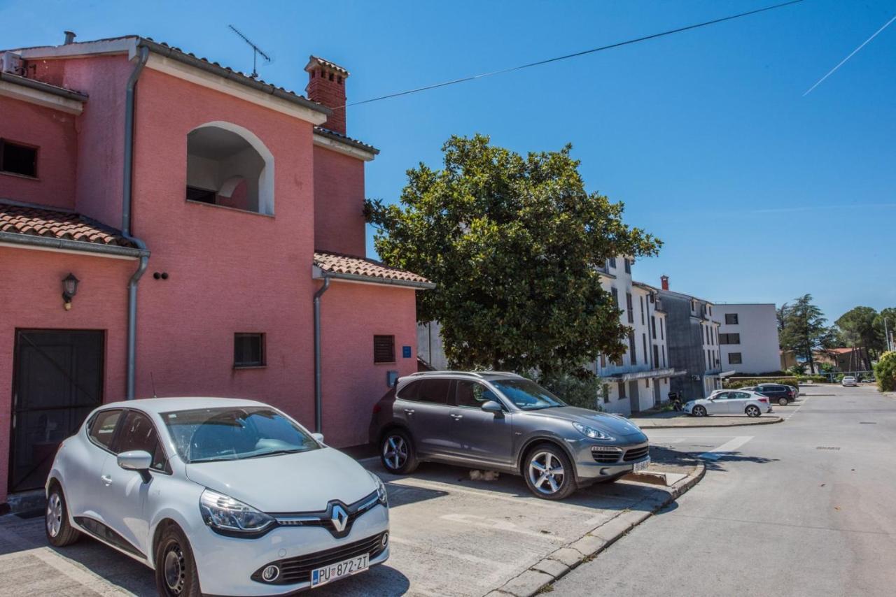 Two Bed Rooms Fortuna Near The Beach بوريتش المظهر الخارجي الصورة