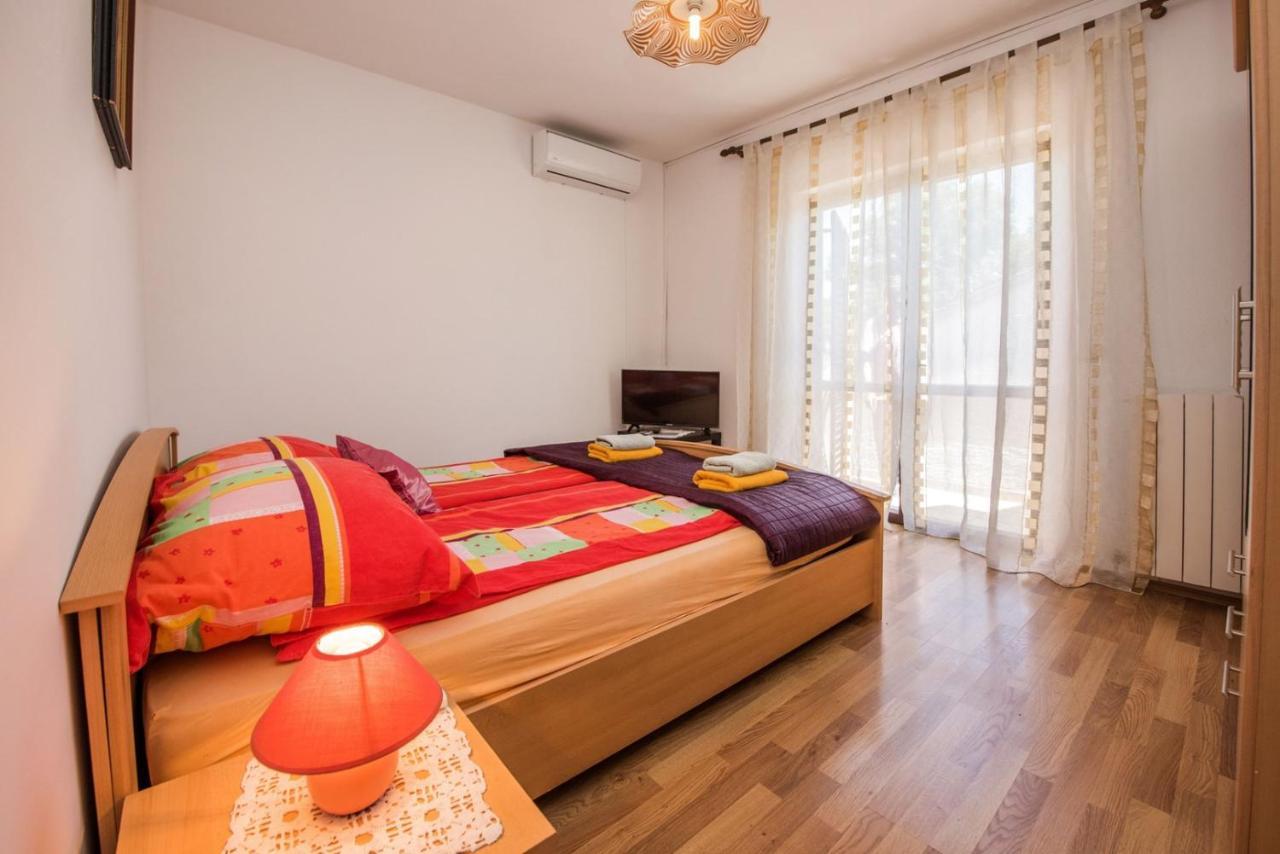 Two Bed Rooms Fortuna Near The Beach بوريتش المظهر الخارجي الصورة