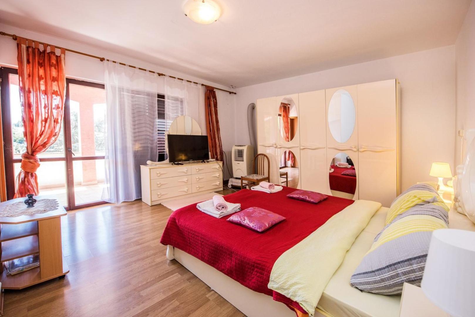 Two Bed Rooms Fortuna Near The Beach بوريتش المظهر الخارجي الصورة