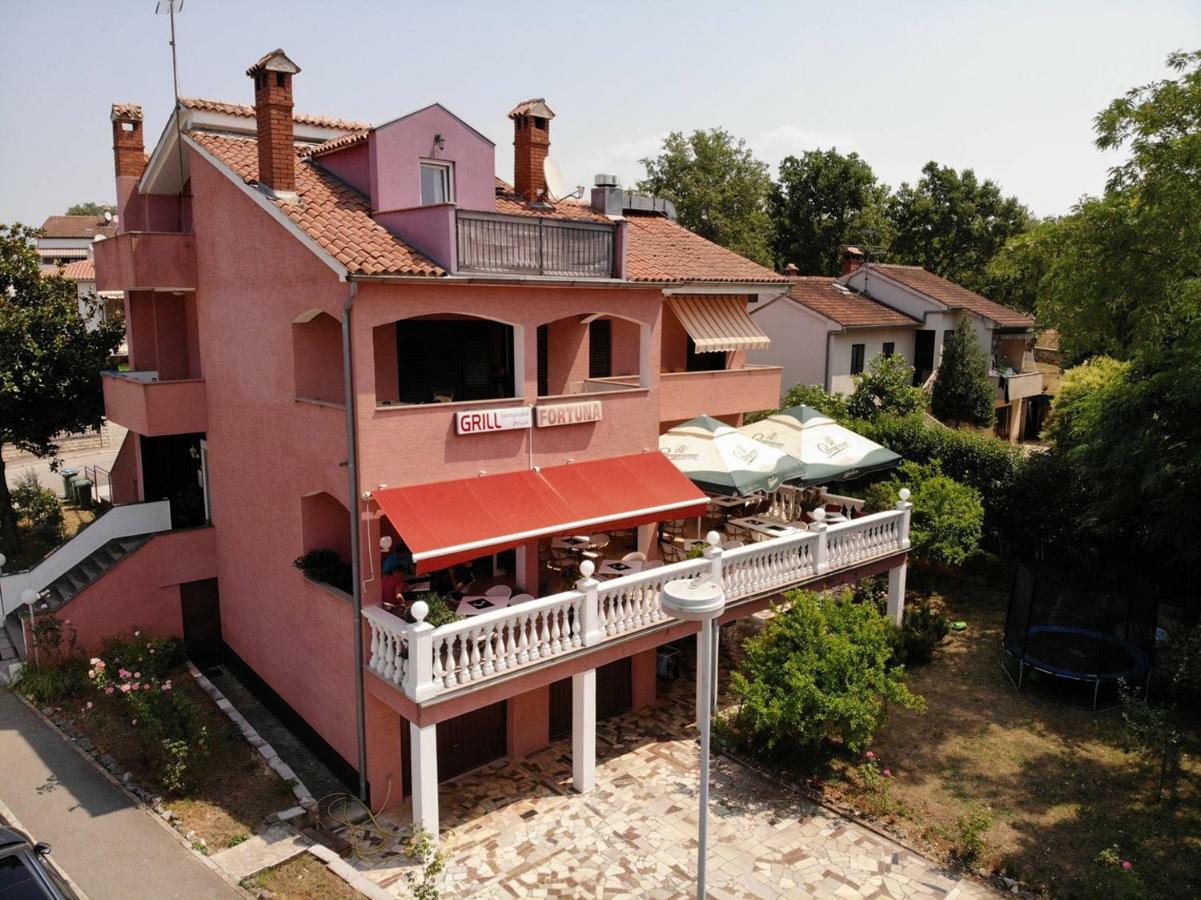Two Bed Rooms Fortuna Near The Beach بوريتش المظهر الخارجي الصورة